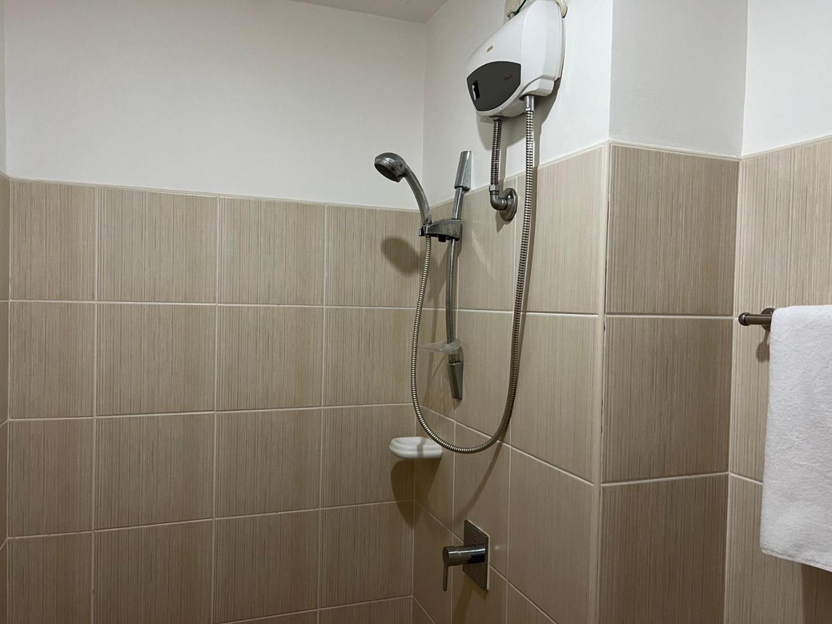 מנילה Grand Riviera Suites מראה חיצוני תמונה